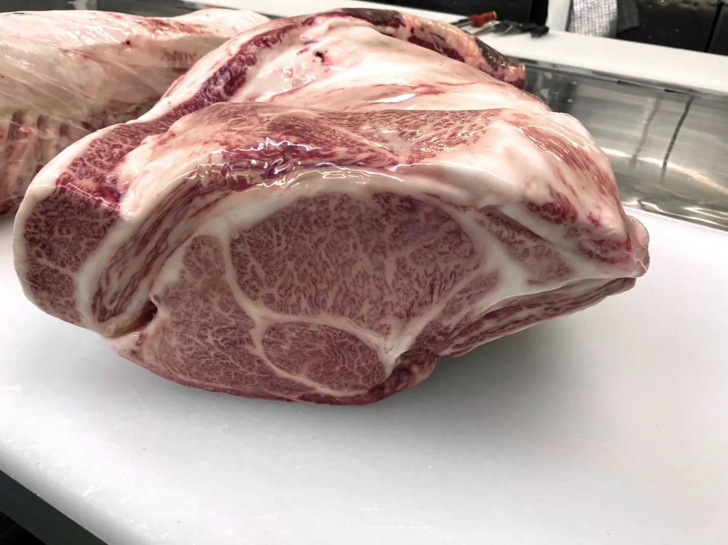 きめ細かな霜降りの部分肉